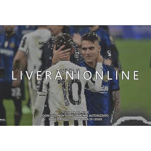 Paulo Dybala (Juventus) e Lautaro Martinez (Inter) a fine gara Inter vs Juventus Finale Supercoppa Frecciarossa Milano 12-01-2022 Stadio Giuseppe Meazza - San Siro foto Roberto Garavaglia/ag. Aldo Liverani sas /AGENZIA ALDO LIVERANI SAS
