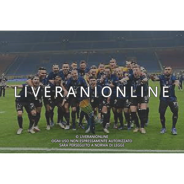 festeggiamenti Inter - joaquin correa con il trofeo Inter vs Juventus Finale Supercoppa Frecciarossa Milano 12-01-2022 Stadio Giuseppe Meazza - San Siro foto Roberto Garavaglia/ag. Aldo Liverani sas /AGENZIA ALDO LIVERANI SAS