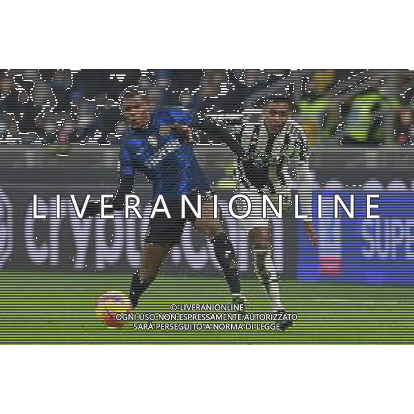 Milano 12.01.2022 Stadio Giuseppe Meazza ©Alessandro Falzone/Agenzia Aldo Liverani Inter vs Juventus Supercoppa Frecciarossa Nella foto : Denzel Dumfries-Alex Sandro