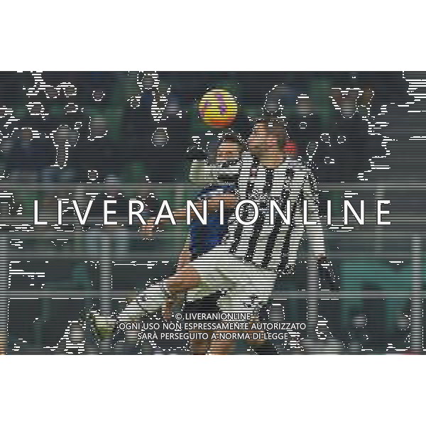 Milano 12.01.2022 Stadio Giuseppe Meazza ©Alessandro Falzone/Agenzia Aldo Liverani Inter vs Juventus Supercoppa Frecciarossa Nella foto : Rodrigo Bentancur-Hakan Calhanoglu