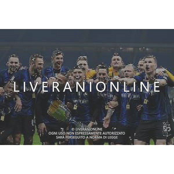 Milano 12.01.2022 Stadio Giuseppe Meazza ©Alessandro Falzone/Agenzia Aldo Liverani Inter vs Juventus Supercoppa Frecciarossa Nella foto : Esultanze Inter con la Super coppa