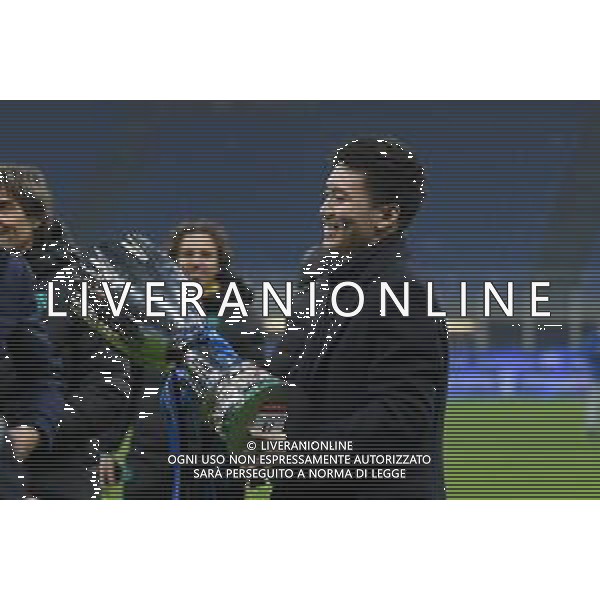 Milano 12.01.2022 Stadio Giuseppe Meazza ©Alessandro Falzone/Agenzia Aldo Liverani Inter vs Juventus Supercoppa Frecciarossa Nella foto : Steven Zhang con la Supercoppa