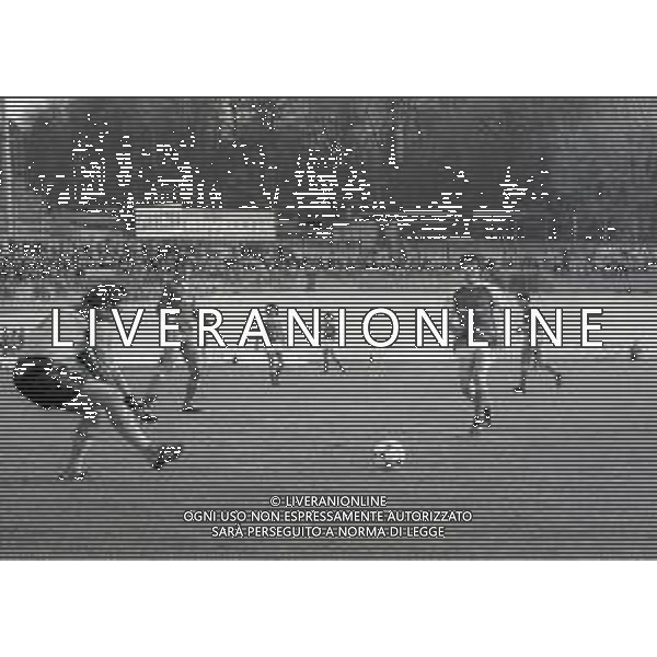 14-11-1982 VARESE CAMPIONATO DI CALCIO SERIE B VARESE -MONZA 1-1 NELLA FOTO AZIONE DI GIOCO AG ALDO LIVERANI SAS
