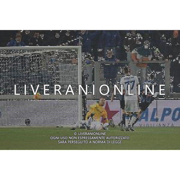 Matteo Pessina (Atalanta) occasione da gol parata da Samir Handaniovic (Inter) Atalanta vs Inter Campionato Serie A TIM - 22a giornata Bergamo 16-01-2022 Gewiss Stadium - Stadio Atleti Azzurri d\'Italia foto Roberto Garavaglia/ag. Aldo Liverani sas/AGENZIA ALDO LIVERANI SAS