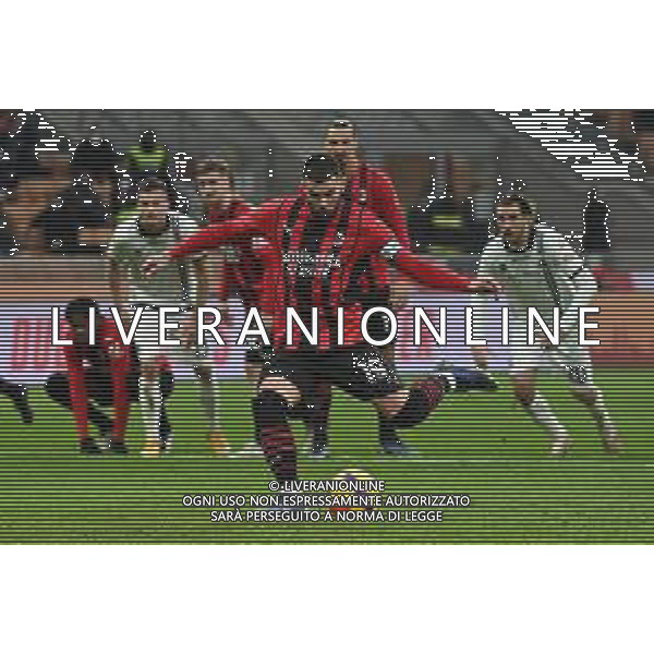 Theo Hernandez (Milan) sbaglia il calcio di rigore Milan vs Spezia Campionato Serie A TIM - 22a giornata Milano 17-01-2022 Stadio Giuseppe Meazza - San Siro foto Roberto Garavaglia/ag. Aldo Liverani sas/AGENZIA ALDO LIVERANI SAS
