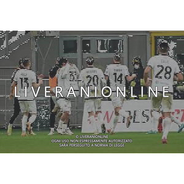 esultanza Spezia dopo il gol dell\'1 a 1 Kevin Agudelo Milan vs Spezia Campionato Serie A TIM - 22a giornata Milano 17-01-2022 Stadio Giuseppe Meazza - San Siro foto Roberto Garavaglia/ag. Aldo Liverani sas/AGENZIA ALDO LIVERANI SAS
