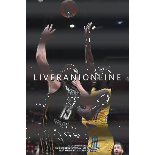 © TVRG Kaleb Tarczewski (Olimpia Milano) SX e Christ Koumadje (Alba Berlino) AX Armani Exchange Milano vs Alba Berlino Turkish Airlines EuroLeague - 18a giornata regular season Assago (MI) 18-01-2022 Mediolanum Forum foto Roberto Garavaglia/ag. Aldo Liverani sas/AGENZIA ALDO LIVERANI SAS