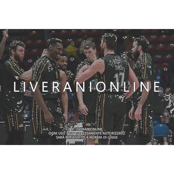 ¬© TVRG esultanza finale Olimpia Milano AX Armani Exchange Milano vs Alba Berlino Turkish Airlines EuroLeague - 18a giornata regular season Assago (MI) 18-01-2022 Mediolanum Forum foto Roberto Garavaglia/ag. Aldo Liverani sas/AGENZIA ALDO LIVERANI SAS