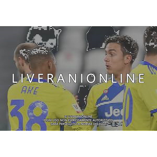Torino 18.01.2022 Stadio Allianz Stadium ©Alessandro Falzone/Agenzia Aldo Liverani Juventus vs Sampdoria Coppa Italia Frecciarossa 2021/2022 Nella foto : Paulo Dybala si complimenta con Marley Ake\'