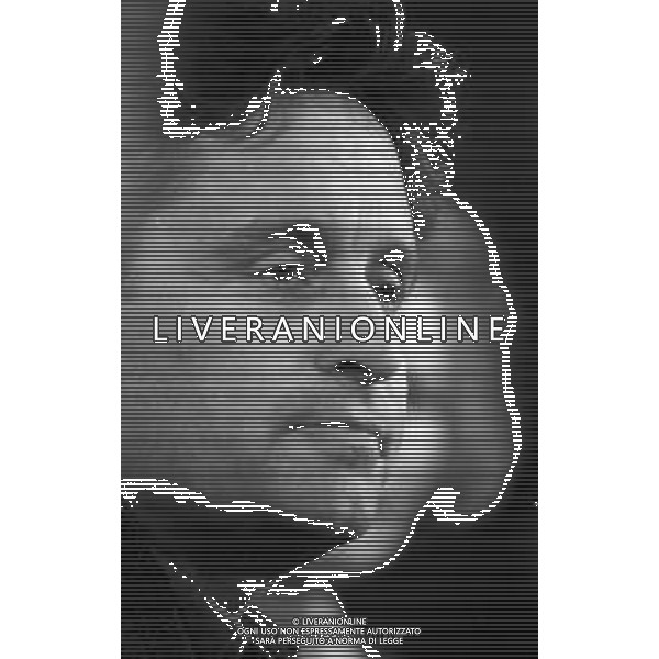 17-02-1986 MILANO TERRAZZA MARTINI CONFERENZA STAMPA MICHAEL DOUGLAS NELLA FOTO MICHAEL DOUGLAS AG ALDO LIVERANI SAS