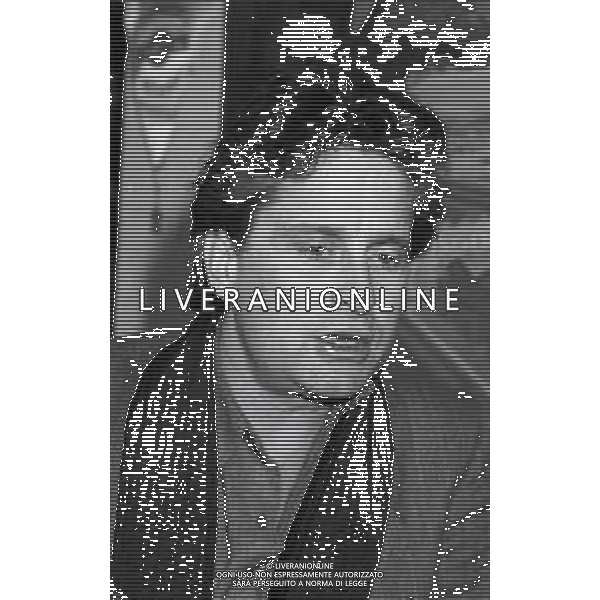 17-02-1986 MILANO TERRAZZA MARTINI CONFERENZA STAMPA MICHAEL DOUGLAS NELLA FOTO MICHAEL DOUGLAS AG ALDO LIVERANI SAS