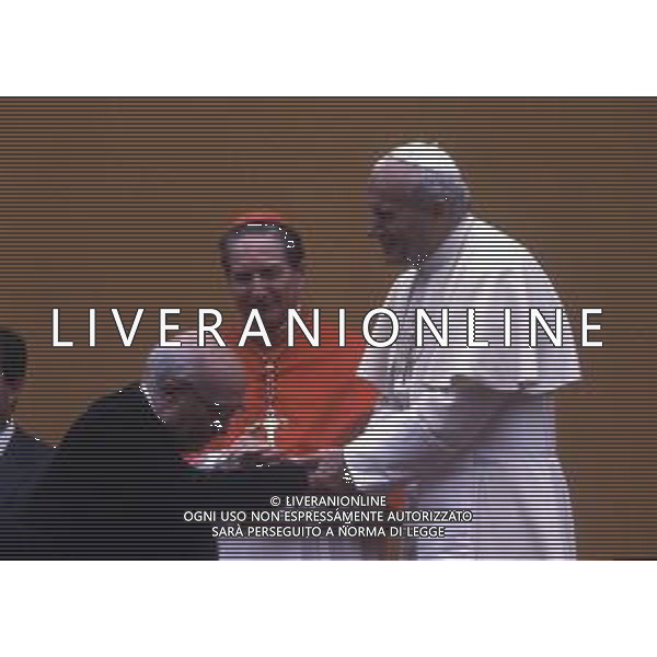 RETROSPETTIVA -Papa Giovanni Paolo II è stato il 264º papa della Chiesa cattolica e vescovo di Roma, 6º sovrano dello Stato della Città del Vaticano. NELLA FOTO PAPA GIOVANNI PAOLO II KAROL WOYTILA A MILANO NELL\'ANNO 1983 AG ALDO LIVERANI SAS