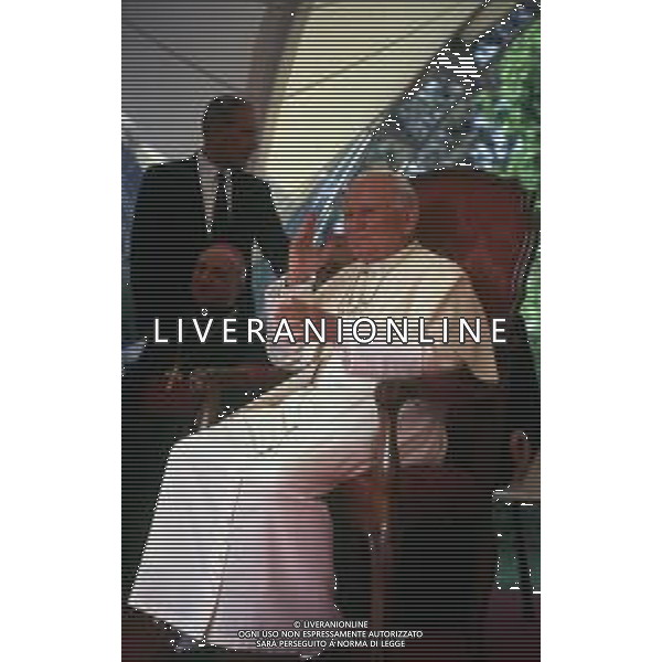 DIAP-PAPA GIOVANNI PAOLO II KAROL WOYTILA A VENEZIA NELL\'ANNO 1988 NELLA FOTO PAPA GIOVANNI PAOLO II KAROL WOYTILA A VENEZIA NELL\'ANNO 1988 AG ALDO LIVERANI SAS