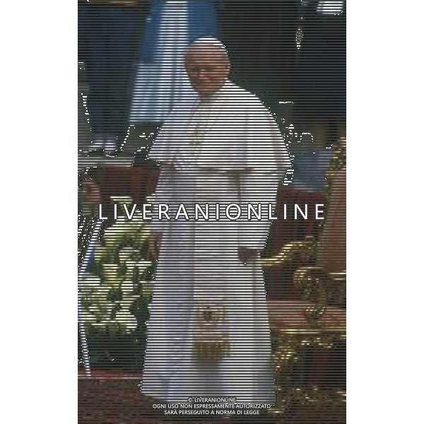 DIAP-PAPA GIOVANNI PAOLO II KAROL WOYTILA A VENEZIA NELL\'ANNO 1988 NELLA FOTO PAPA GIOVANNI PAOLO II KAROL WOYTILA A VENEZIA NELL\'ANNO 1988 AG ALDO LIVERANI SAS