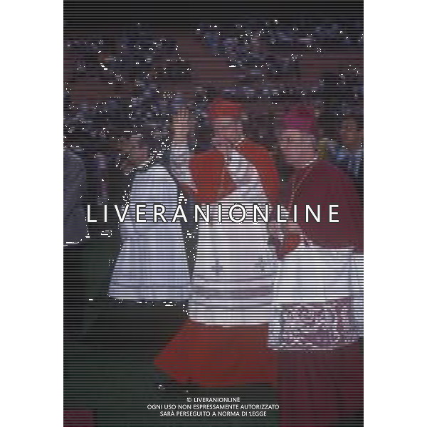 RETROSPETTIVA CARDINALE CARLO MARIA MARTINI NELLA FOTO IL CARDINALE CARLO MARIA MARTINI A MILANO NELL\'ANNO 1993 A SAN SIRO UN POPOLO PER LA VITA AG ALDO LIVERANI SAS 