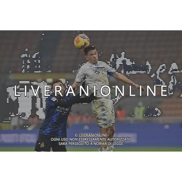 Alexis Sanchez (Inter) e Kristjan Asllani (Empoli) Inter vs Empoli Coppa Italia Frecciarossa - ottavi di finale Milano 19-01-2022 Stadio Giuseppe Meazza - San Siro foto Roberto Garavaglia/ag. Aldo Liverani sas /AGENZIA ALDO LIVERANI SAS
