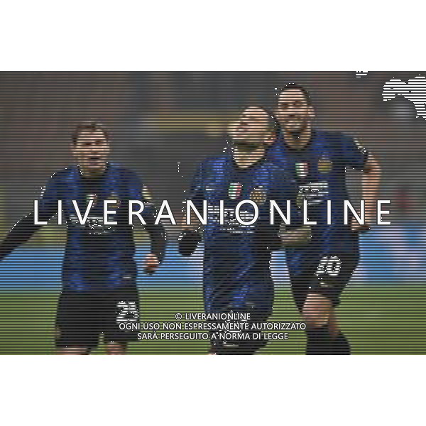 Stefano Sensi (Inter) esulta dopo il gol del 3 a 2 Inter vs Empoli Coppa Italia Frecciarossa - ottavi di finale Milano 19-01-2022 Stadio Giuseppe Meazza - San Siro foto Roberto Garavaglia/ag. Aldo Liverani sas /AGENZIA ALDO LIVERANI SAS