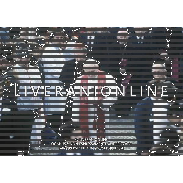 RETROSPETTIVA PAPA GIOVANNI PAOLO II KAROL WOJTYLA NELLA FOTO PAPA GIOVANNI PAOLO II KAROL WOJTYLA IN VISITA IN LOMBARDIA NELL\'ANNO 1984 AG ALDO LIVERANI SAS