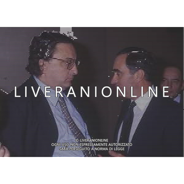 RETROSPETTIVA FRANCO CARRARO DIRIGENTE SPORTIVO E POLITICO NELLA FOTO FRANCO CARRARO NELL\'ANNO 1987 A MILANO CON GIANNI DE MICHELIS AG ALDO LIVERANI SAS 