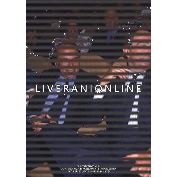 RETROSPETTIVA FRANCO CARRARO DIRIGENTE SPORTIVO E POLITICO NELLA FOTO FRANCO CARRARO NELL\'ANNO 1987 A MILANO CON ENRICO MANCA AG ALDO LIVERANI SAS 