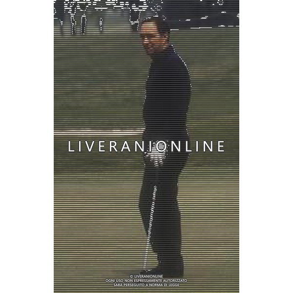 RETROSPETTIVA FRANCO CARRARO DIRIGENTE SPORTIVO E POLITICO NELLA FOTO FRANCO CARRARO NELL\'ANNO 1989 GIOCA A GOLF AG ALDO LIVERANI SAS 
