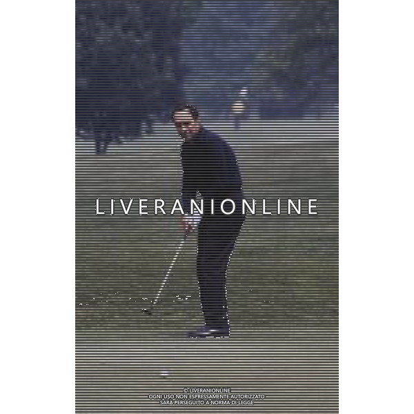 RETROSPETTIVA FRANCO CARRARO DIRIGENTE SPORTIVO E POLITICO NELLA FOTO FRANCO CARRARO NELL\'ANNO 1989 GIOCA A GOLF AG ALDO LIVERANI SAS 