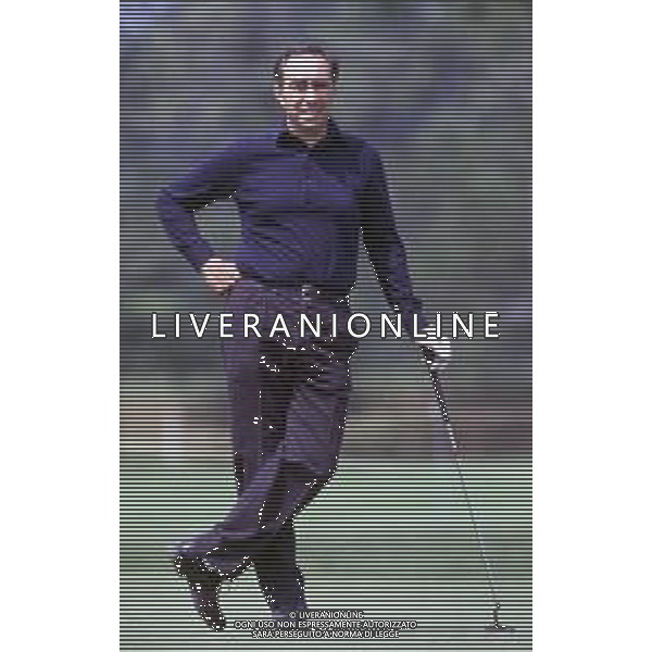 RETROSPETTIVA FRANCO CARRARO DIRIGENTE SPORTIVO E POLITICO NELLA FOTO FRANCO CARRARO NELL\'ANNO 1989 GIOCA A GOLF AG ALDO LIVERANI SAS 
