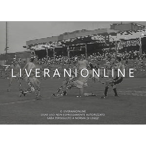 27-11-1983 COMO CAMPIONATO DI CALCIO SERIE B COMO-CAMPOBASSO 3-0 NELLA FOTO AZIONE DI GIOCO AG ALDO LIVERANI SAS