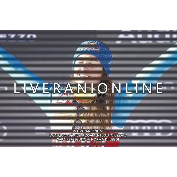 Luca Tedeschi/LMedia - 2022 FIS Ski World Cup - Women\'s Down Hill - alpine ski race January 22 2022 - Olympia slope Cortina d\'Ampezzo, Italy 2022 FIS Ski World Cup - Women\'s Down Hill Photo showing: GOGGIA Sofia (ITA) celebrates after winning the first place @Luca Tedeschi/LiveMedia /AGENZIA ALDO LIVERANI SAS