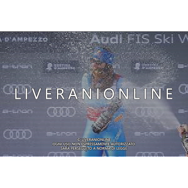 Luca Tedeschi/LMedia - 2022 FIS Ski World Cup - Women\'s Down Hill - alpine ski race January 22 2022 - Olympia slope Cortina d\'Ampezzo, Italy 2022 FIS Ski World Cup - Women\'s Down Hill Photo showing: GOGGIA Sofia (ITA) celebrates after winning the first place @Luca Tedeschi/LiveMedia /AGENZIA ALDO LIVERANI SAS