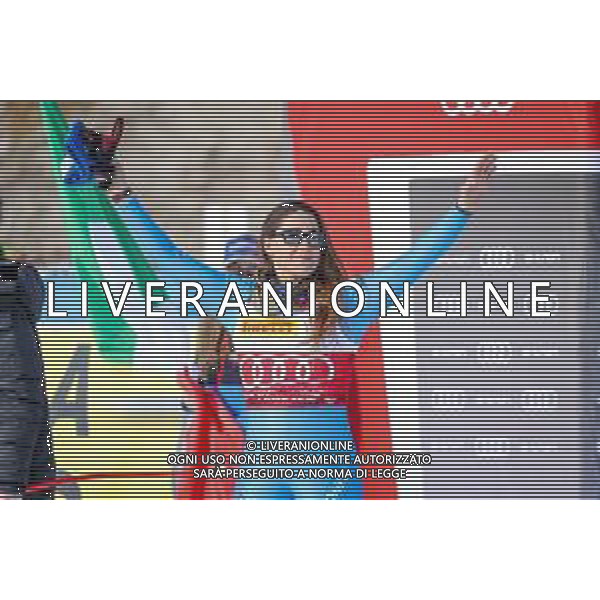 Luca Tedeschi/LMedia - 2022 FIS Ski World Cup - Women\'s Down Hill - alpine ski race January 22 2022 - Olympia slope Cortina d\'Ampezzo, Italy 2022 FIS Ski World Cup - Women\'s Down Hill Photo showing: GOGGIA Sofia (ITA) celebrates after winning the first place @Luca Tedeschi/LiveMedia /AGENZIA ALDO LIVERANI SAS