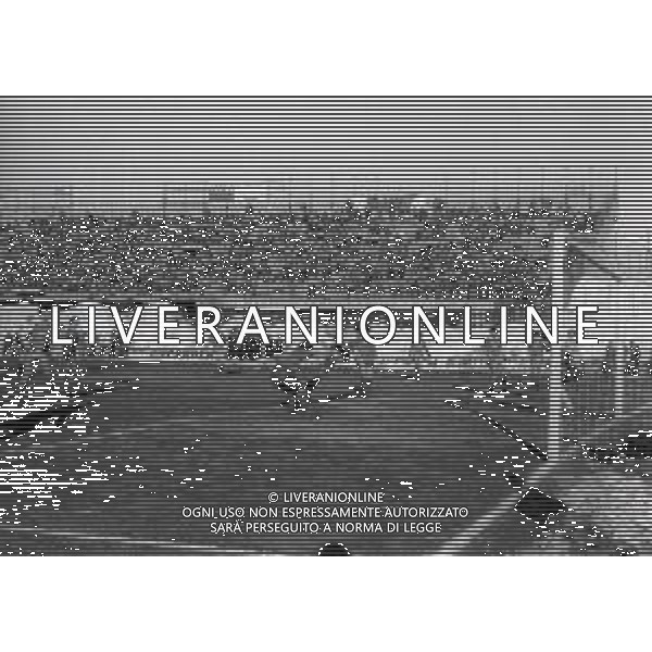 27-01-1985 VARESE CAMPIONATO DI CALCIO SERIE B VARESE-PERUGIA 1-3 NELLA FOTO AZIONE DI GIOCO AG ALDO LIVERANI SAS