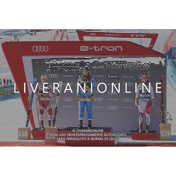 Luca Tedeschi/LMedia - 2022 FIS Ski World Cup - Women Super Giant - alpine ski race January 23 2022 - Olympia slope Cortina Ampezzo, Italy 2022 FIS Ski World Cup - Women Super Giant Photo showing: Elena Curtoni (ITA) first, @Luca Tedeschi/LiveMedia AG ALDO LIVERANI SAS