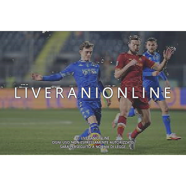 Lisa Guglielmi/LMedia - Empoli FC vs AS Roma - italian soccer Serie A match 2021/2022 January 23 2022 - Carlo Castellani stadium Empoli, Italy Empoli FC vs AS Roma Photo showing: Liam Henderson (Empoli) e Bryan Cristante @Lisa Guglielmi/LiveMedia /AGENZIA ALDO LIVERANI SAS