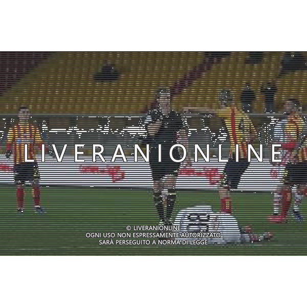 Emmanuele Mastrodonato/LMedia - US Lecce vs US Cremonese - Italian soccer Serie B match 2021/2022 January 23 2022 - Stadio Via del Mare Lecce, Italy US Lecce vs US Cremonese Photo showing: the referee Daniele Chiffi (Padova) and Morten Hjulmand (US Lecce) @Emmanuele Mastrodonato/LiveMedia /AGENZIA ALDO LIVERANI SAS