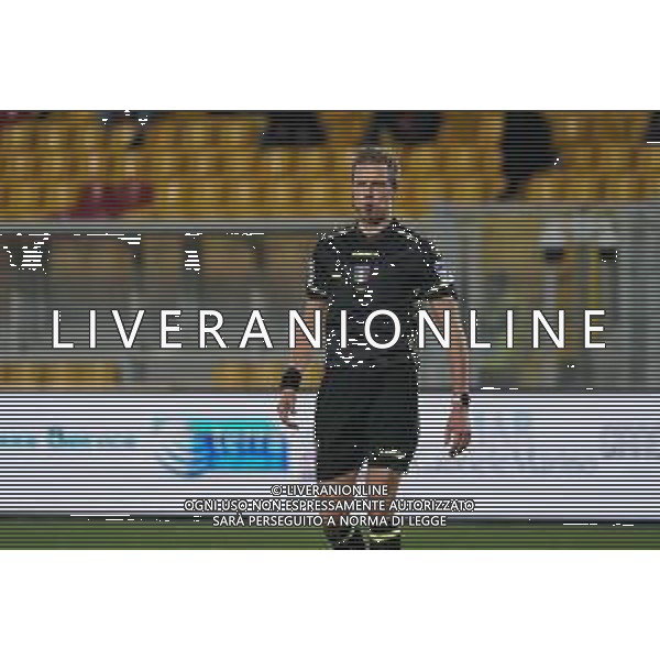 Emmanuele Mastrodonato/LMedia - US Lecce vs US Cremonese - Italian soccer Serie B match 2021/2022 January 23 2022 - Stadio Via del Mare Lecce, Italy US Lecce vs US Cremonese Photo showing: the referee Daniele Chiffi (Padova) @Emmanuele Mastrodonato/LiveMedia /AGENZIA ALDO LIVERANI SAS