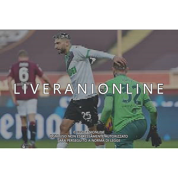Torino 22.1.2022 Stadio Olimpico Grande Torino ©Alessandro Falzone/Agenzia Aldo Liverani Torino vs Sassuolo Serie A Tim 2021/2022 Nella foto : Domenico Berardi-Vanja Milinkovic-Savic ©TVAF/AGENZIA ALDO LIVERANI SAS