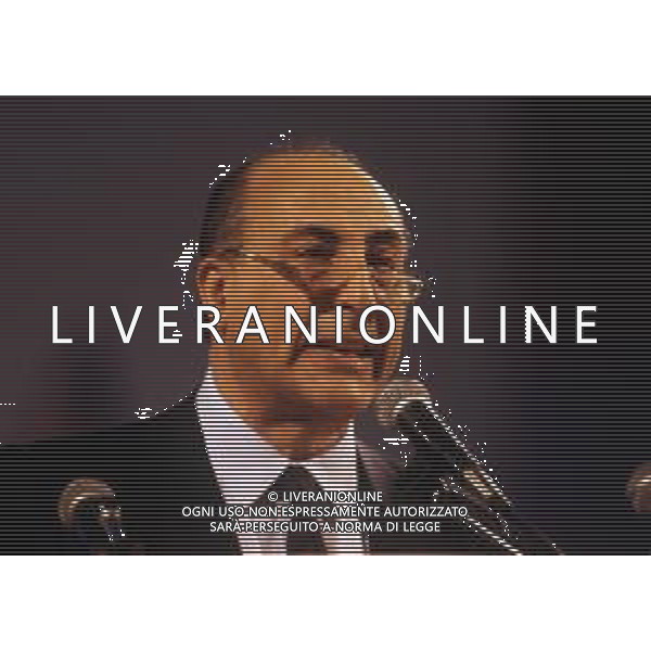 RETROSPETTIVA ANTONIO CARIGLIA POLITICO NELLA FOTO ANTONIO CARIGLIA A RIMINI AL CONGRESSO DEL PARTITO SOCIALISTA DEMOCRATICO PSDI NELL\'ANNO 1989 AG ALDO LIVERANI SAS
