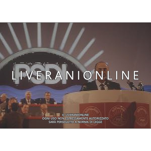 RETROSPETTIVA ANTONIO CARIGLIA POLITICO NELLA FOTO ANTONIO CARIGLIA A RIMINI AL CONGRESSO DEL PARTITO SOCIALISTA DEMOCRATICO PSDI NELL\'ANNO 1989 AG ALDO LIVERANI SAS