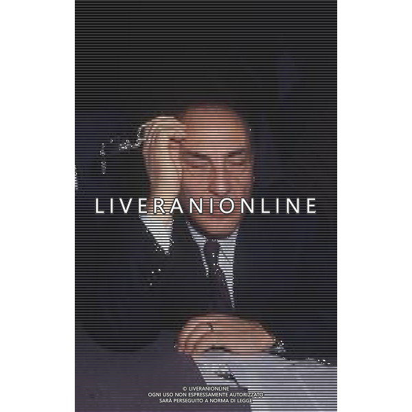 RETROSPETTIVA ANTONIO CARIGLIA POLITICO NELLA FOTO ANTONIO CARIGLIA A RIMINI AL CONGRESSO DEL PARTITO SOCIALISTA DEMOCRATICO PSDI NELL\'ANNO 1989 AG ALDO LIVERANI SAS
