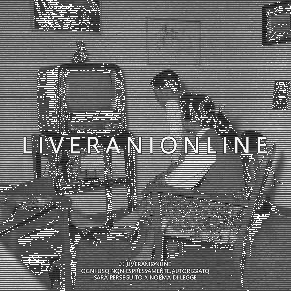 BAMBINI DAVANTI ALLA TELEVISIONE ANNO 1960 AG ALDO LIVERANI SAS