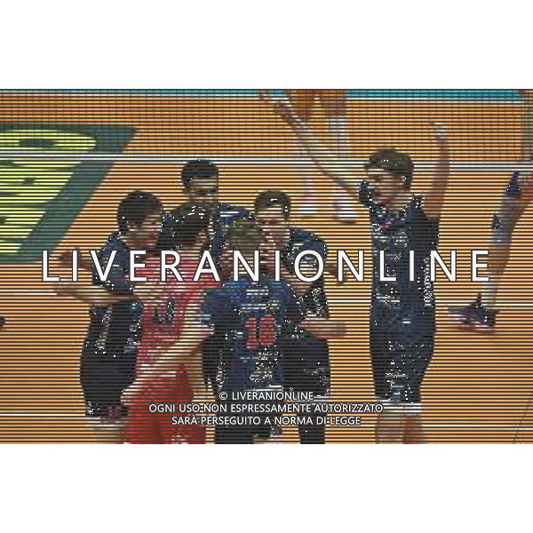 © TVRG esultanza Milano dopo un punto Vero Volley Monza vs Allianz Milano Campionato SuperLega Credem Banca - 15a giornata Monza 26-01-2022 Arena di Monza foto Roberto Garavaglia/ag. Aldo Liverani sas