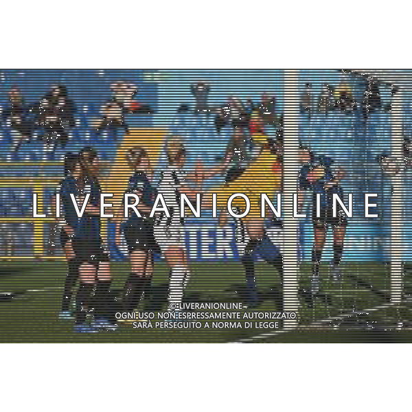 © TVRG il tiro di Lisa Boattin (Juventus) termina in rete direttamente da calcio d\'angolo per il gol dell\'1 a 1 Inter Milano Women vs Juventus Women Coppa Italia femminile - quarti di finale gara di andata Lecco 30-01-2022 Stadio Mario Rigamonti foto Roberto Garavaglia/ag. Aldo Liverani sas