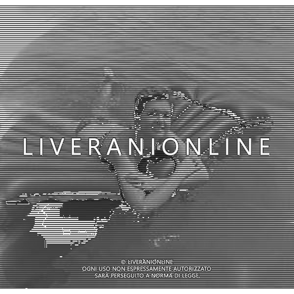 RETROSPETTIVA LORETTA GOGGI ATTRICE E CANTANTE NELLA FOTO IN COSTUME AL MARE A RIMINI NELL\'AGOSTO DEL 1969 ©archivio Giovanni Liverani/AGENZIA ALDO LIVERANI SAS