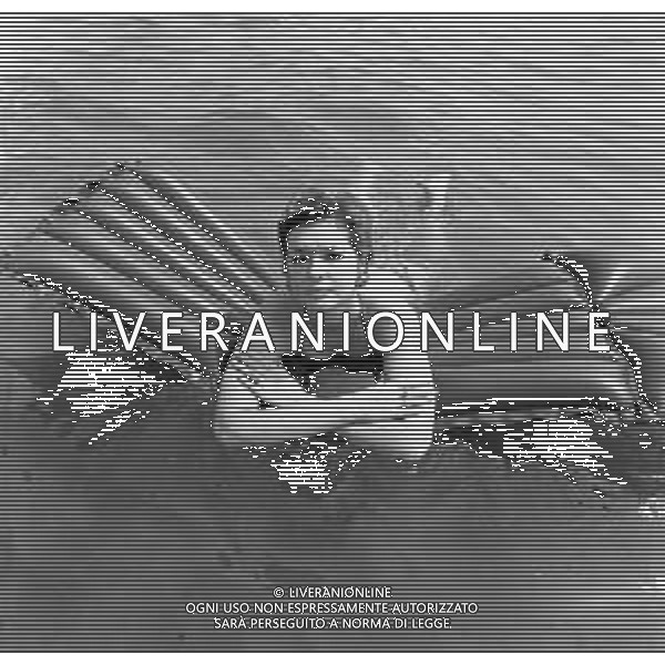 RETROSPETTIVA LORETTA GOGGI ATTRICE E CANTANTE NELLA FOTO IN COSTUME AL MARE A RIMINI NELL\'AGOSTO DEL 1969 ©archivio Giovanni Liverani/AGENZIA ALDO LIVERANI SAS