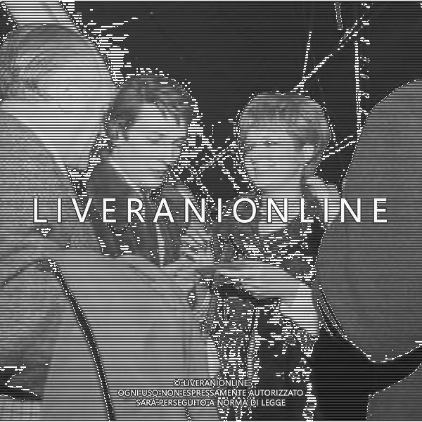 RETROSPETTIVA LORETTA GOGGI ATTRICE E CANTANTE NELLA FOTO CON ALDO REGGIANI AL CIRCO AMERICANO A MILANO NEL GENNAIO 1969 ©archivio Giovanni Liverani/AGENZIA ALDO LIVERANI SAS