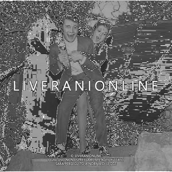RETROSPETTIVA LORETTA GOGGI ATTRICE E CANTANTE NELLA FOTO CON ALDO REGGIANI A ROMA NELL\'OTTOBRE 1969 ©archivio Giovanni Liverani/AGENZIA ALDO LIVERANI SAS