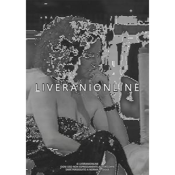 RETROSPETTIVA LAURA ANTONELLI ATTRICE NELLA FOTO LAURA ANTONELLI NELLA TRASMISSIONE TELEVISIVA “TEST“ CONDOTTA DA EMILIO FEDE ANNO 1984 AG ALDO LIVERANI SAS 