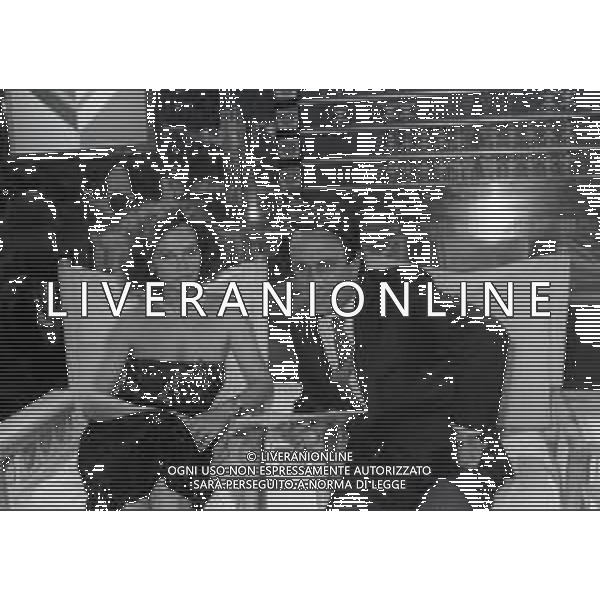 RETROSPETTIVA LAURA ANTONELLI ATTRICE NELLA FOTO LAURA ANTONELLI NELLA TRASMISSIONE TELEVISIVA “TEST“ CONDOTTA DA EMILIO FEDE ANNO 1984 AG ALDO LIVERANI SAS 