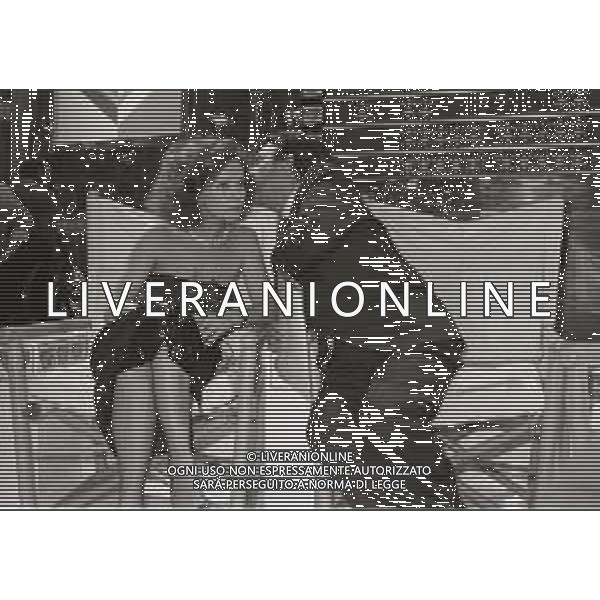 RETROSPETTIVA LAURA ANTONELLI ATTRICE NELLA FOTO LAURA ANTONELLI NELLA TRASMISSIONE TELEVISIVA “TEST“ CONDOTTA DA EMILIO FEDE ANNO 1984 AG ALDO LIVERANI SAS 